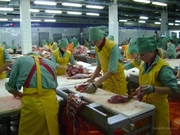 Рабочие на мясокомбинаты